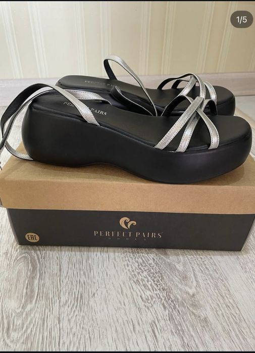 Кроссовки, ботфорты, босоножки, ботильион