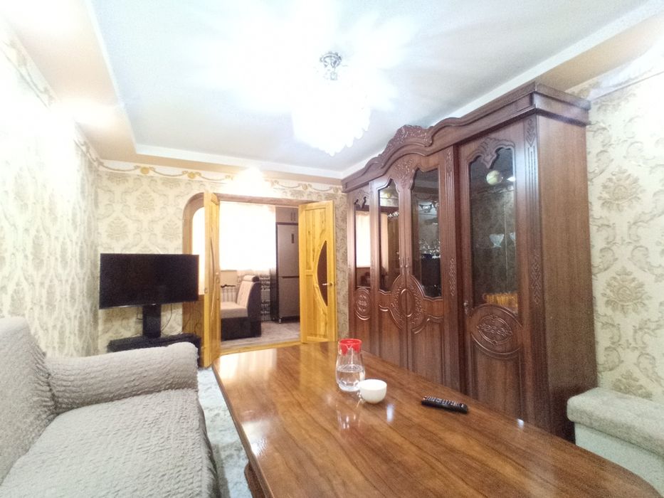 Здравствуйте. Сдается в Ал Хоразмий зади 51 школы 3 комнатная квартира