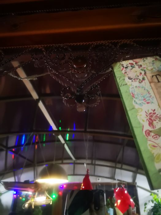 Зеркало в кованой оправе