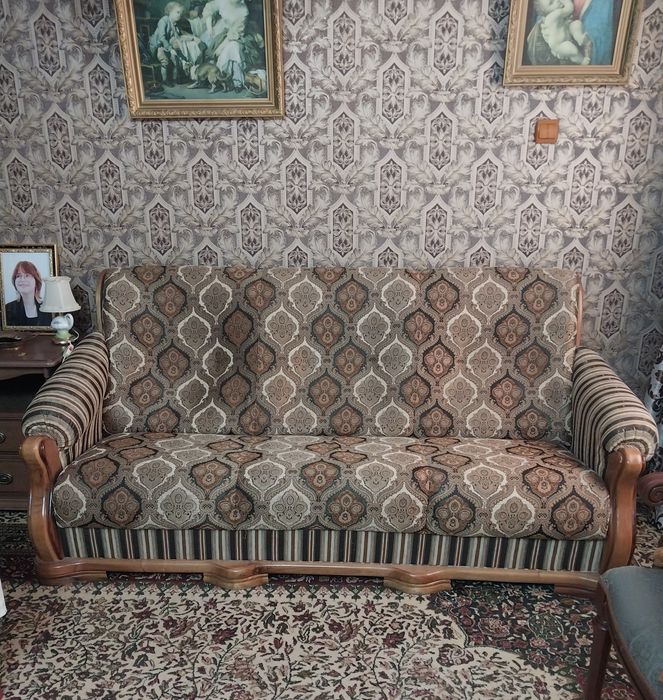 Диван и два кресла