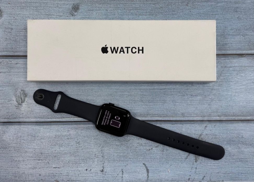 Продам Apple Watch se2 44mm