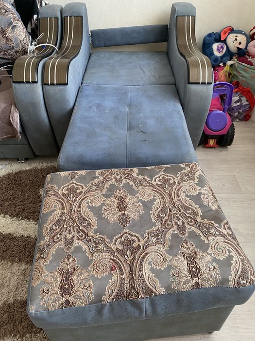 Продам кресло с пуфиком