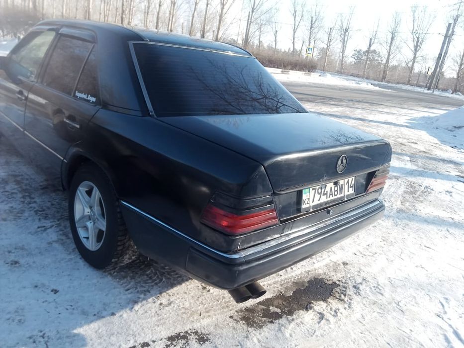 Мерседес Бенс 124 Е200