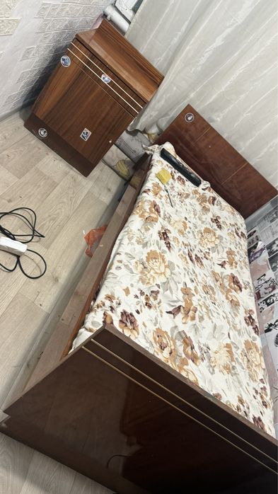 Продам кровать с тумбой недорого