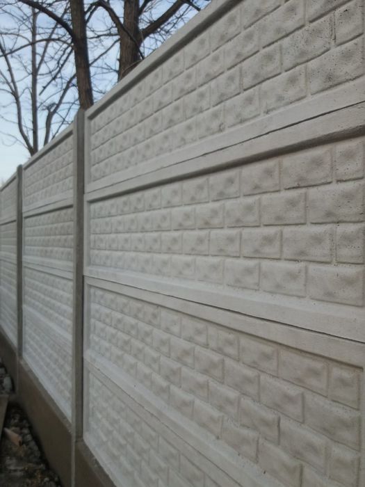 gard beton boltari plasa bordurata