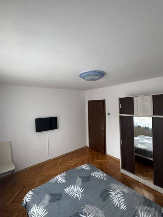 Inchiriez apartament