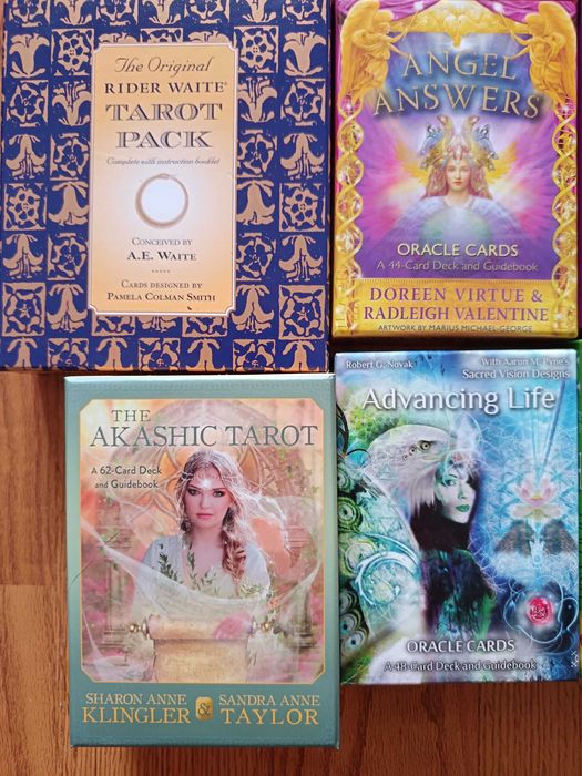 Vand colectie de Oracle cards, carti tarot