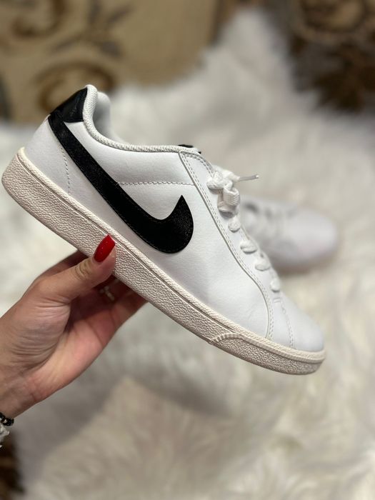 Vând Adidași Nike 40.5