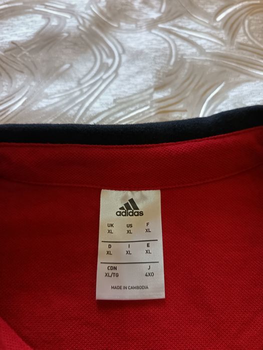 Vând tricou Adidas