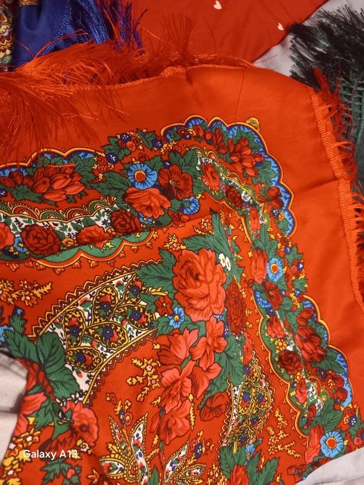 Set două batice tradiționale  107x107 cm