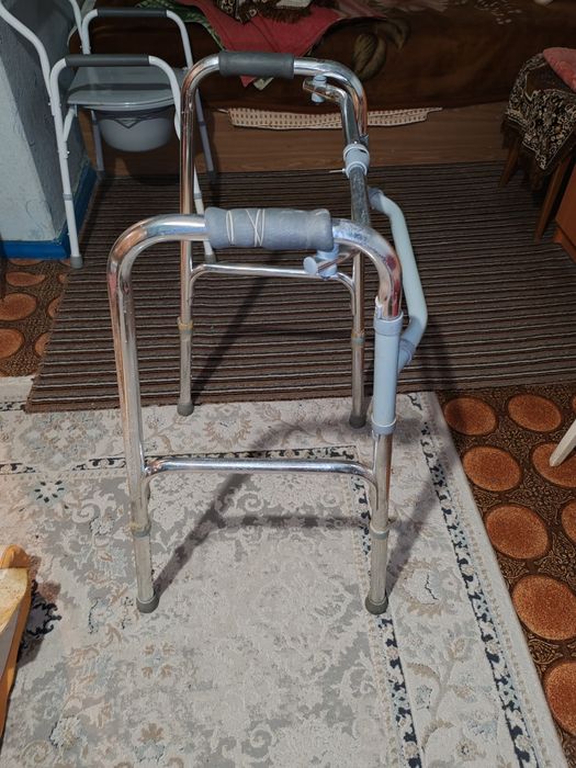 Отдам даром ходунки