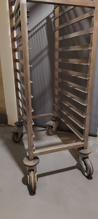 Професионална количка за 20 тави