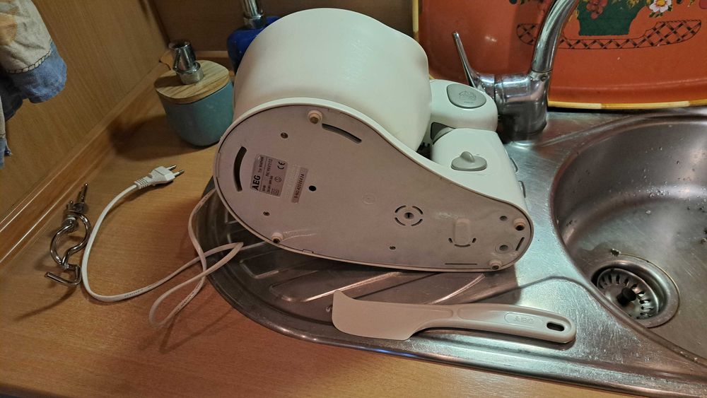 Работещи Кухненски робот Kenwood и Миксер AEG