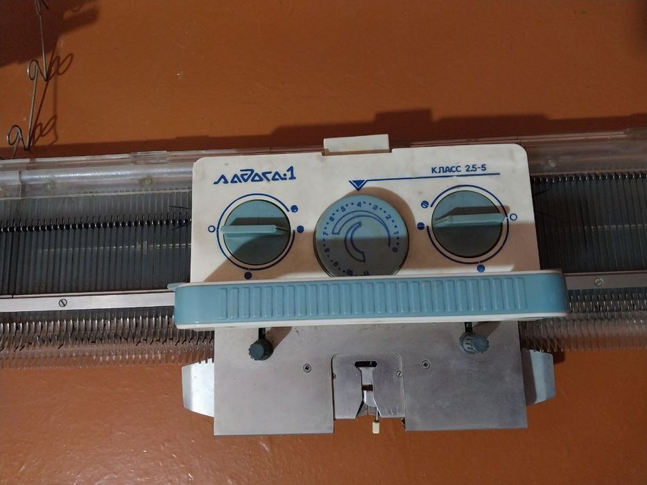 Машинка для вязания Ладога