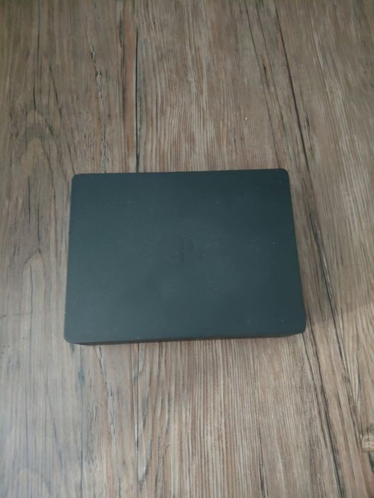 Vând vr ps4 prima versiune
