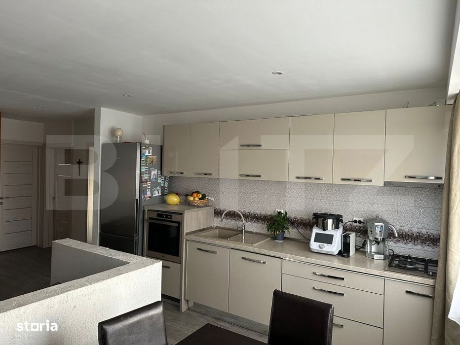 Apartament cu 3 camere, mobilat si utilat, garaj inclus in pret, zona