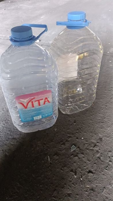 Бутылки из под воды