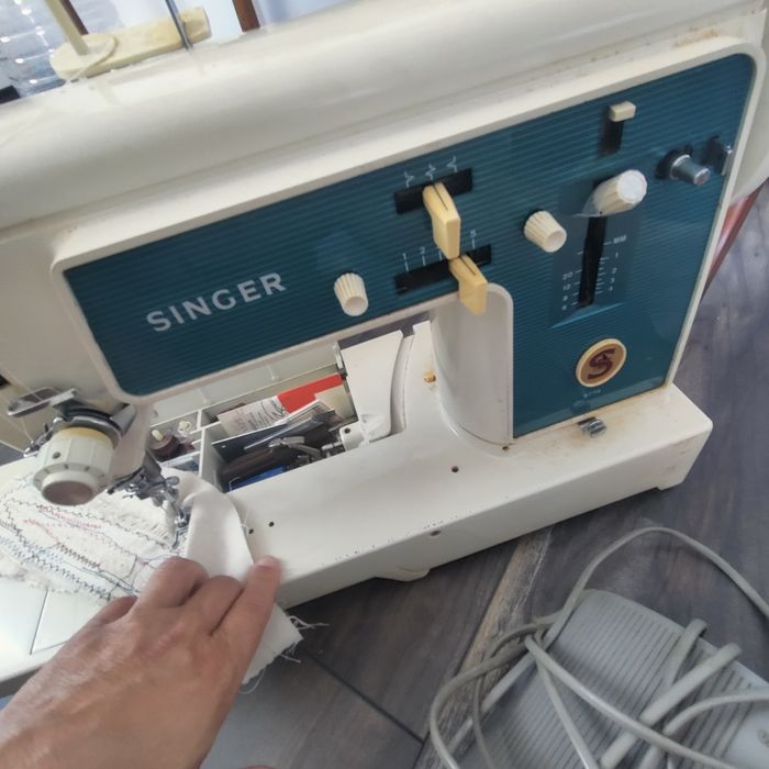 Шивашки машини 2 броя  Singer и Süper Eva