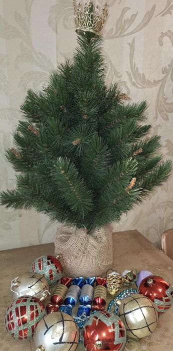 Продам искусственную литую елку