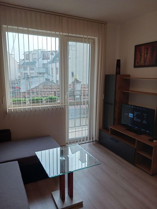 Дава се под наем Двустаен апартамент в Варна, Колхозен пазар - 50 кв.м за 498.27 € - Снимка #2