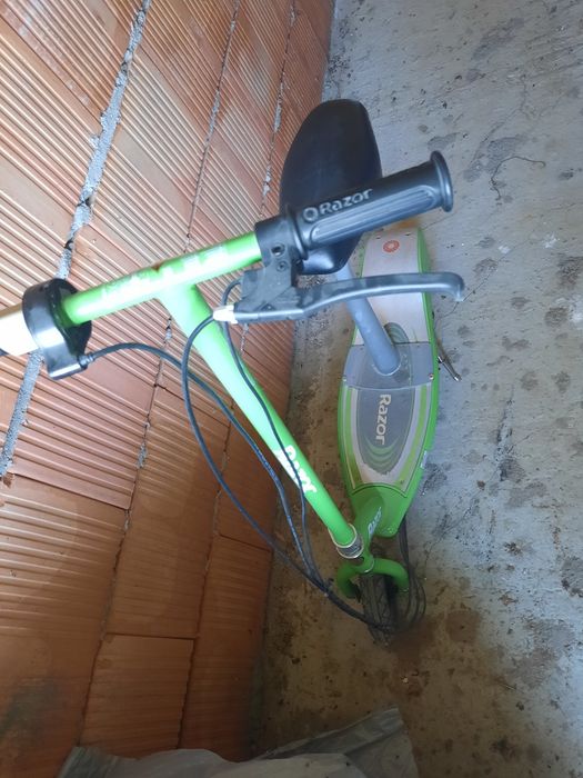 Trotineta electrica razor
