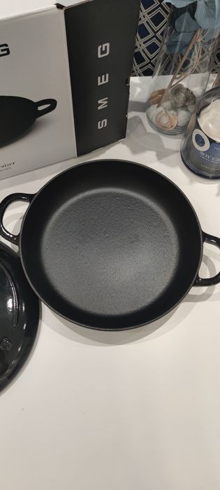 Smeg чугунена тенджера