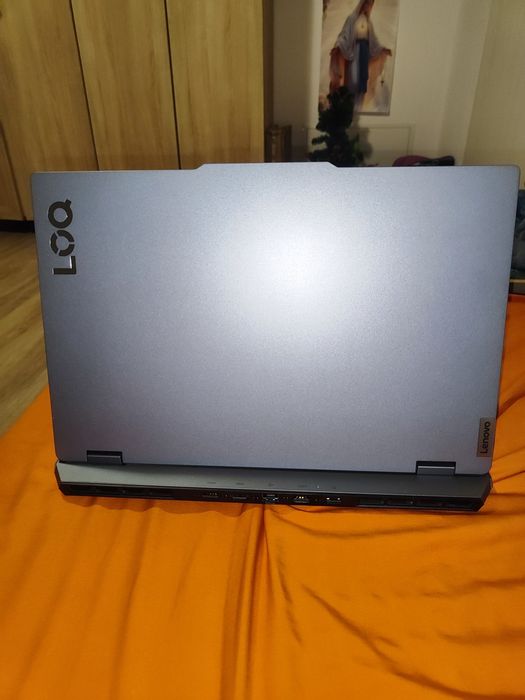 Leptop gaming Lenovo loq rizen 5