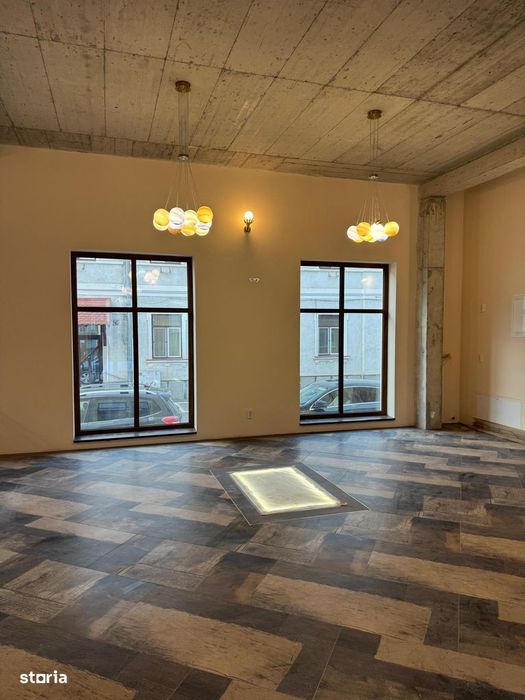 Spatii comerciale , Ultracentral
