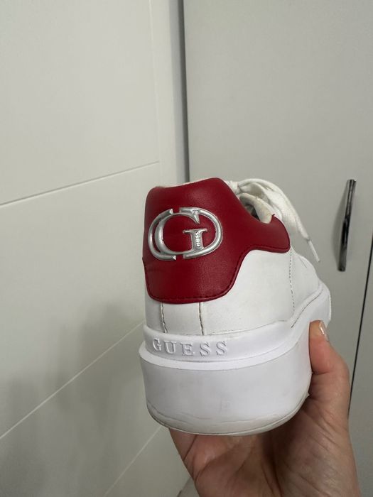 Оригинални маратонки Guess 39н