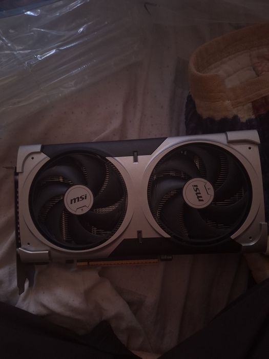Продам 5060ti 8gb gddr7