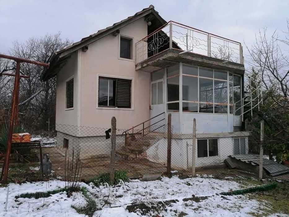 Продавам къща в квартал Аспарухово