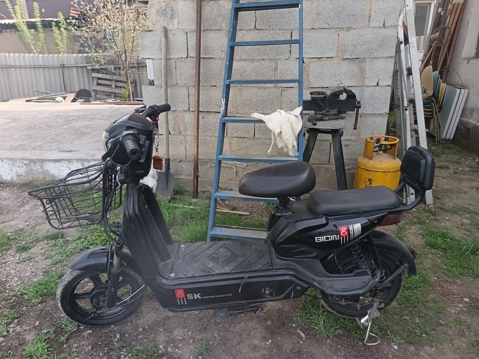 Электроскутер ск8