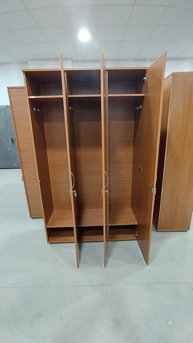 Гардеробна , гардероби за съблекалня 4 - 5 и 6 крила