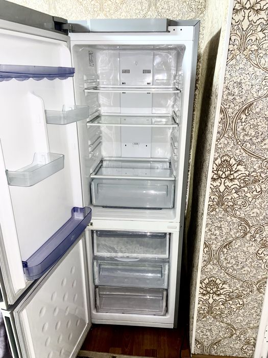 Продам холодильник Самсунг рабочая