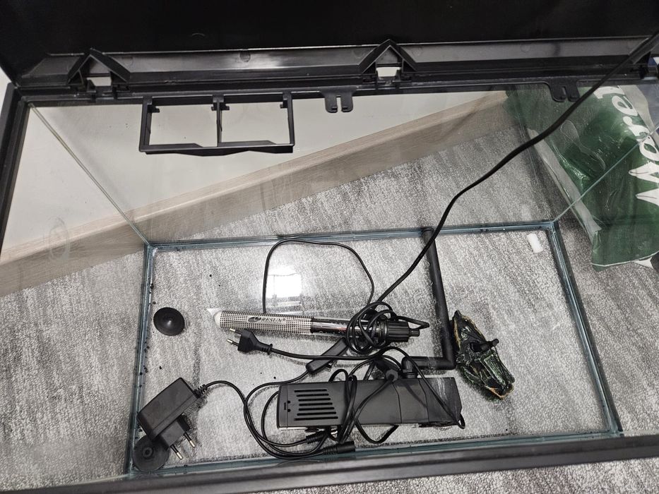 Acvariu tot cu pompita