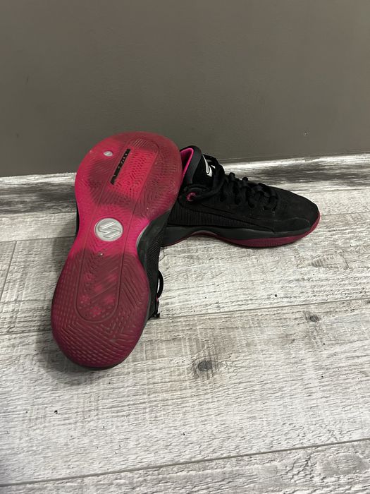 Баскетбольные кроссовки Jordan Luka 77
