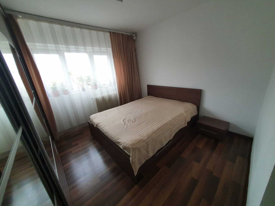 Proprietar inchiriez apartament mobilat si utilat  2 camere