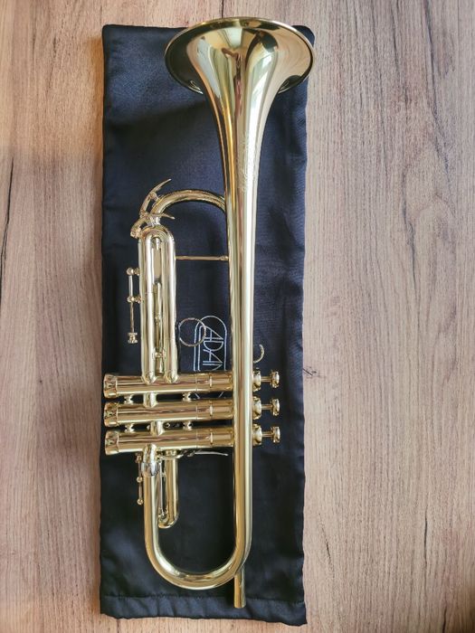 Trompeta Adams A6