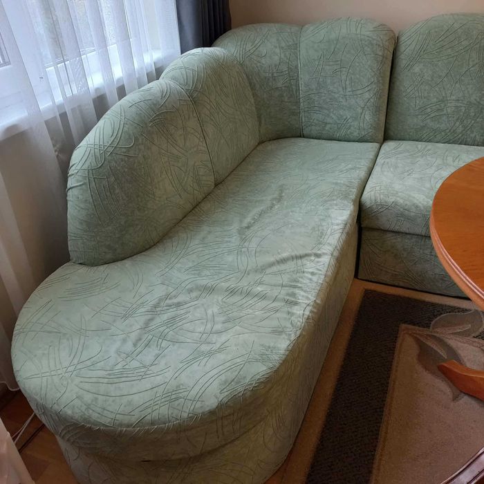 Ъглов диван в отлично състояние – 2.6 × 2 м