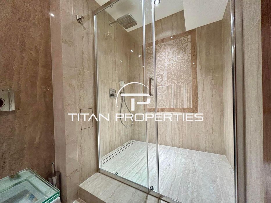 Уникален четиристаен апартамент в район Западен