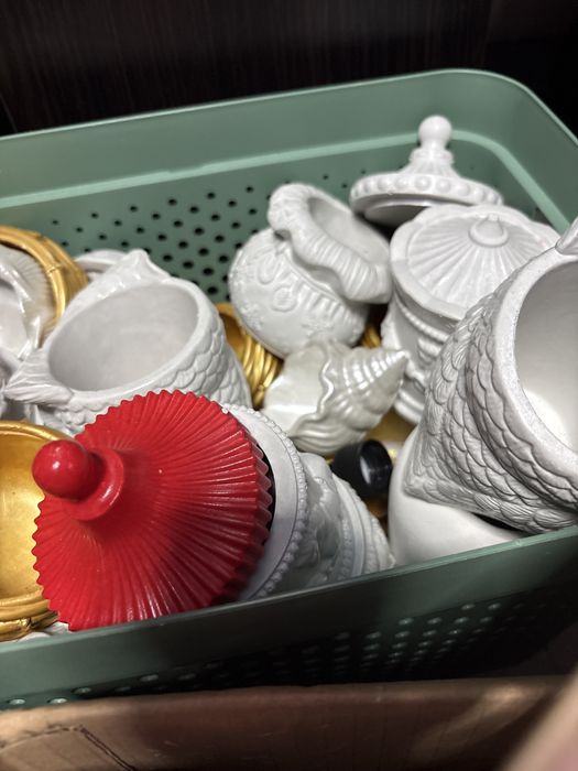 Diferite vase din praf ceramic si nu numai