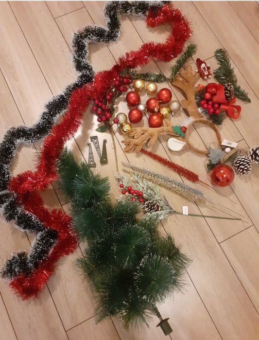 Коледна елха и украса за 20 лв всичко