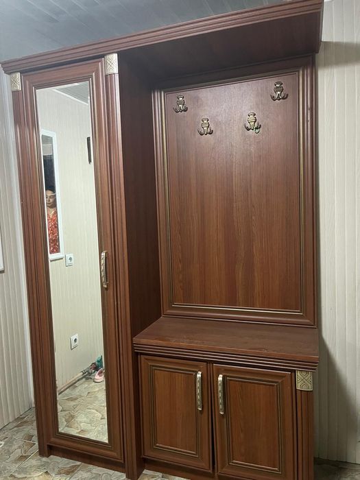 Шкаф в прихожую СРОЧНО Б/У