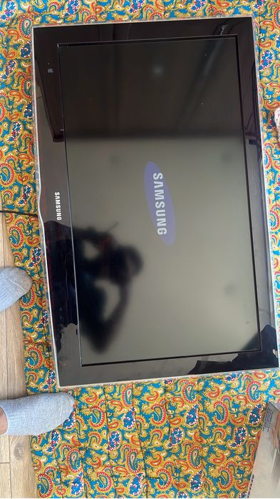 Продам телевизор 10 тыс срочно