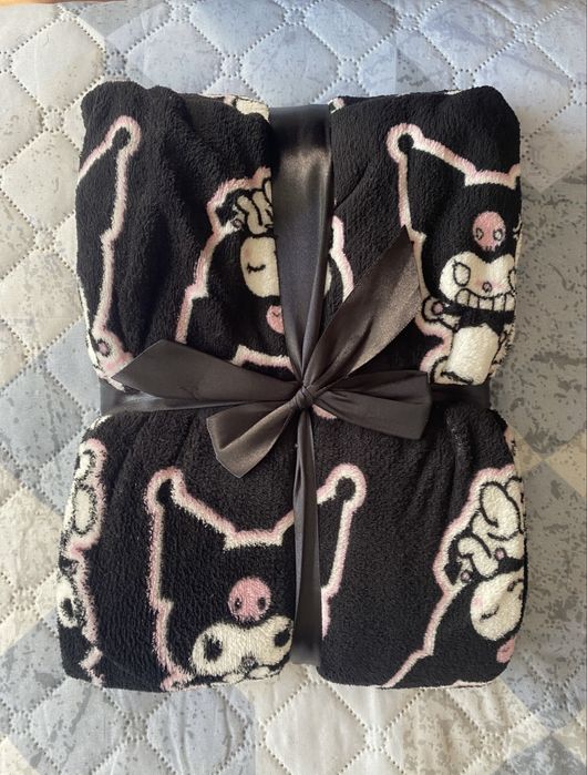 Одеало плюшена играчка Kuromi Sanrio Hello Kitty
