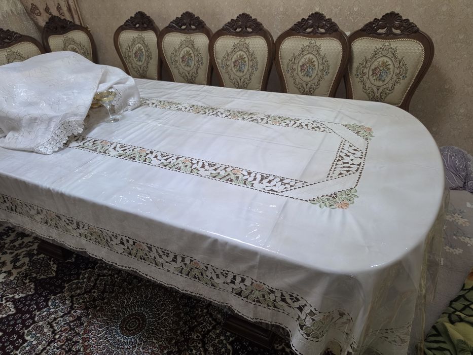 Стол и стулья  12 шт.