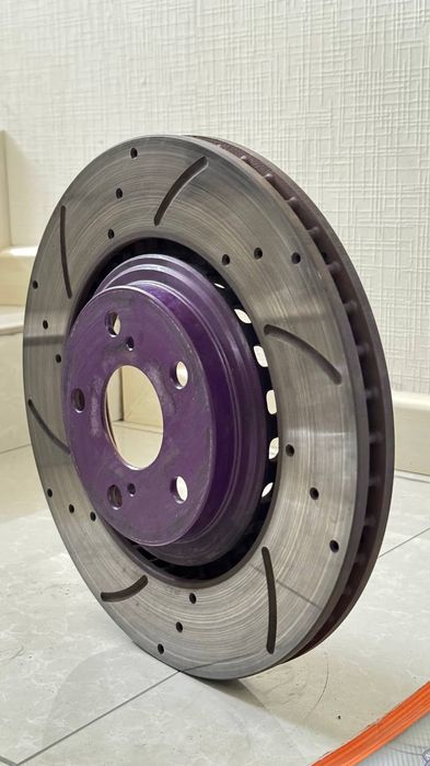 Сотилади срочно Lexus ES 350 aporniy diskasi
Янги ўрнатилиб 500км юриб