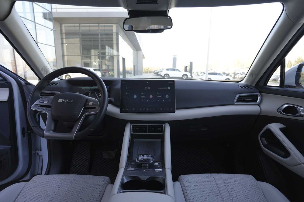 Yuan Up 401KM Flagship