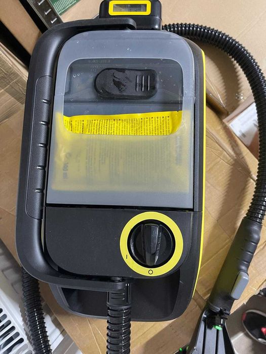 Aspirator fără fir KÄRCHER SE 3-18 Compact (cu furtun de pulverizare integrat, lățime de lucru de 75 mm )