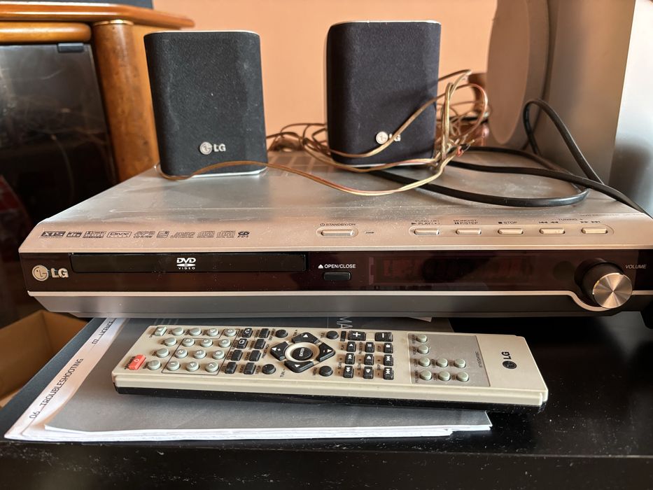 Домашно кино LG с 5 колони и субуфер